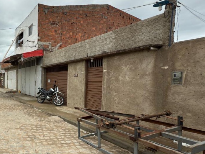 Fachada frontal da casa à venda no Bairro Nova Esperança